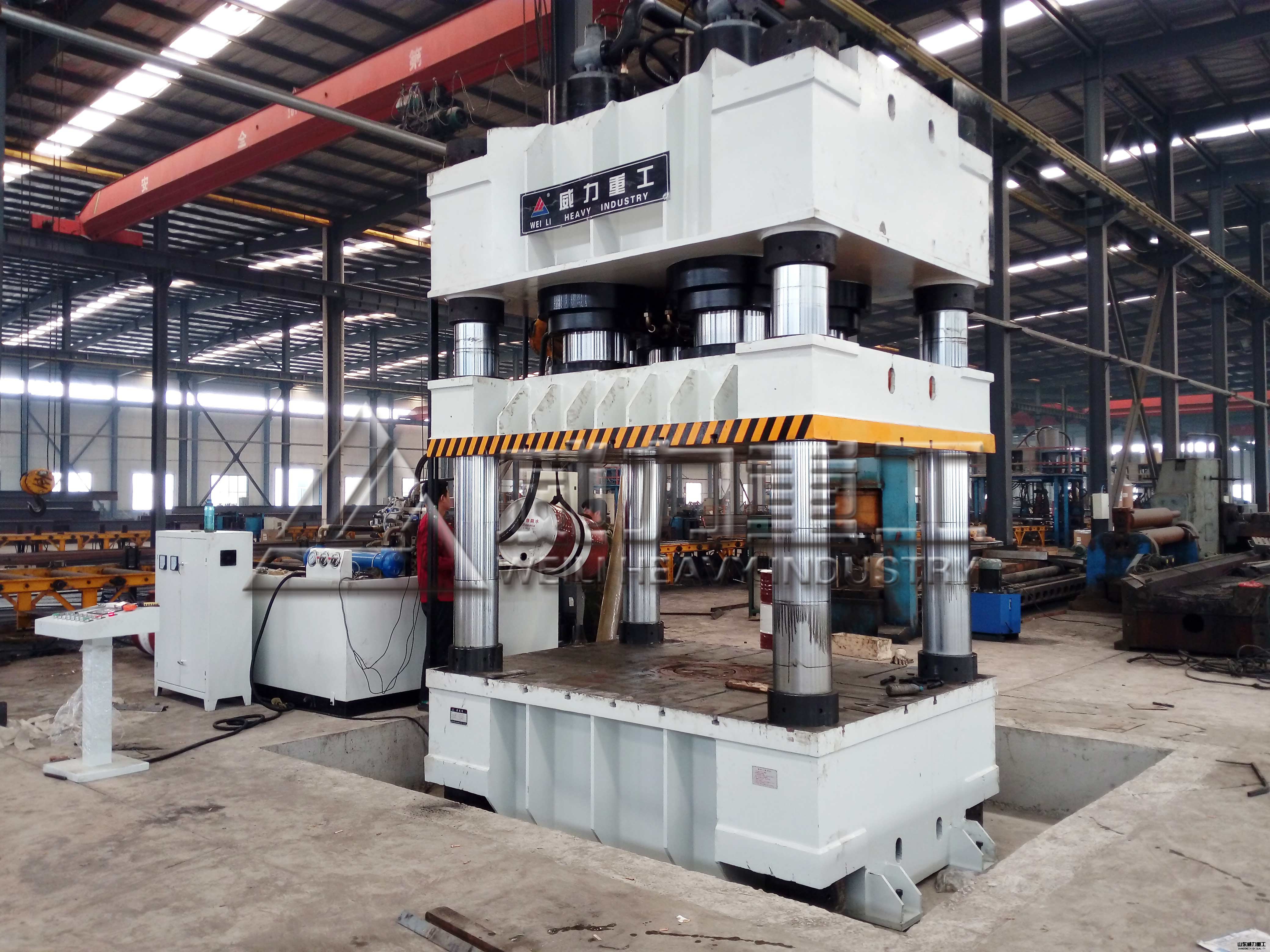 <b>800噸四柱液壓機(jī)</b> <b>800噸四柱液壓機(jī)</b>