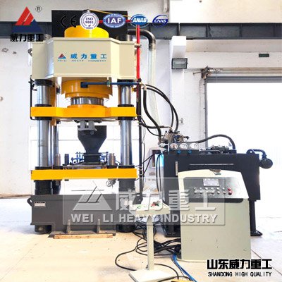 <b>800噸舔鹽磚液壓機(jī)</b> <b>800噸舔鹽磚液壓機(jī)</b>