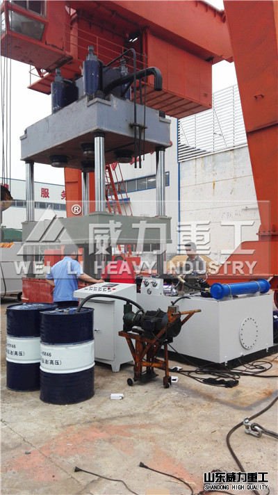 500噸四柱液壓機(jī)圖片