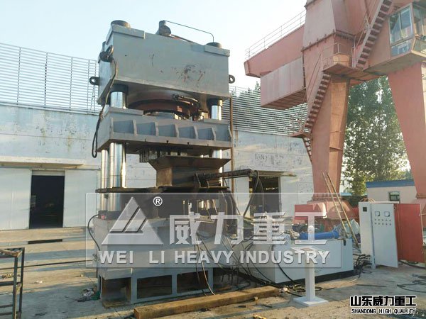 2000噸三梁四柱液壓機(jī)