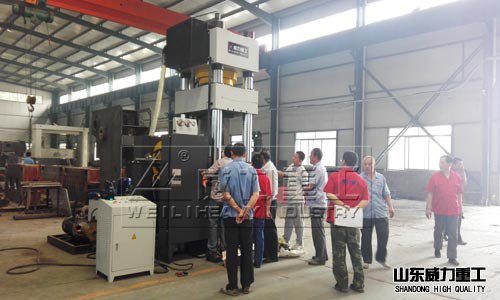 粉末成型液壓機客戶驗貨