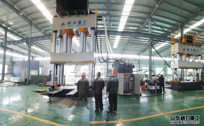 2000T、1000T化糞池液壓機(jī)萊蕪客戶現(xiàn)場(chǎng)