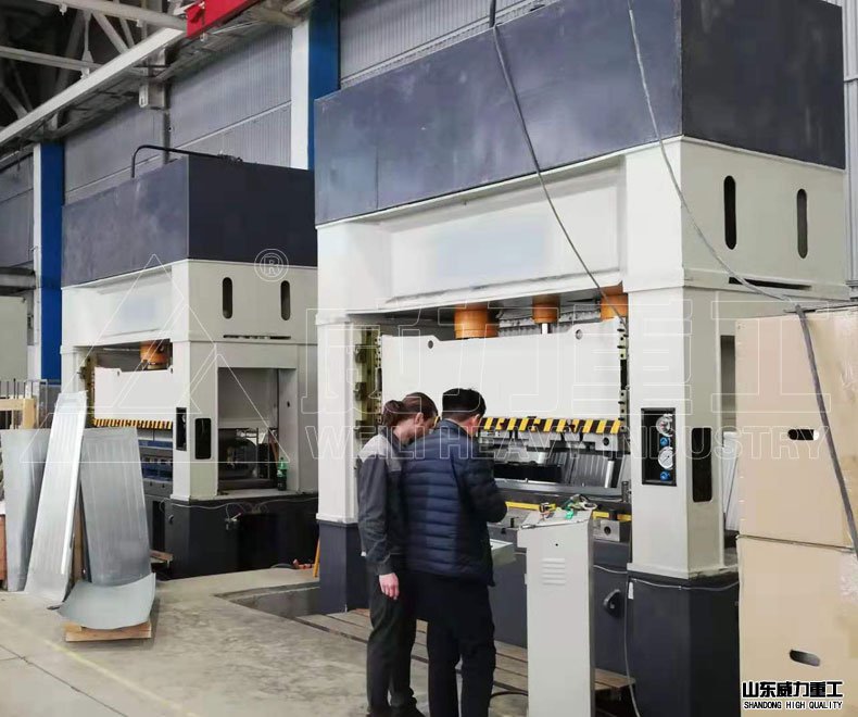 框架式液壓機(jī)遠(yuǎn)銷(xiāo)海外