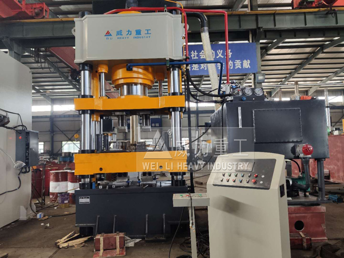 壓制5公斤鹽磚四梁四柱液壓機(jī)