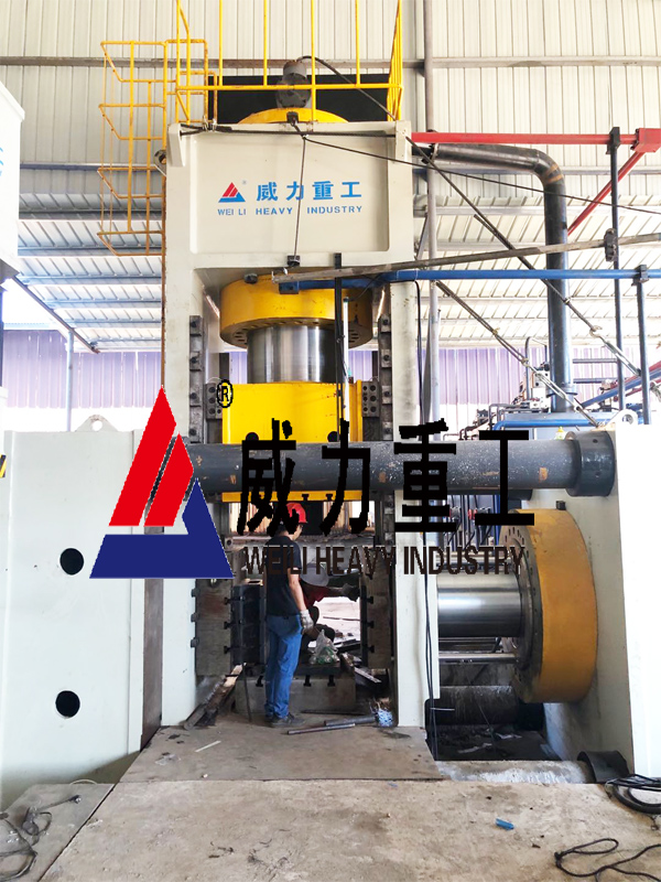 5000噸液壓機(jī)客戶現(xiàn)場圖