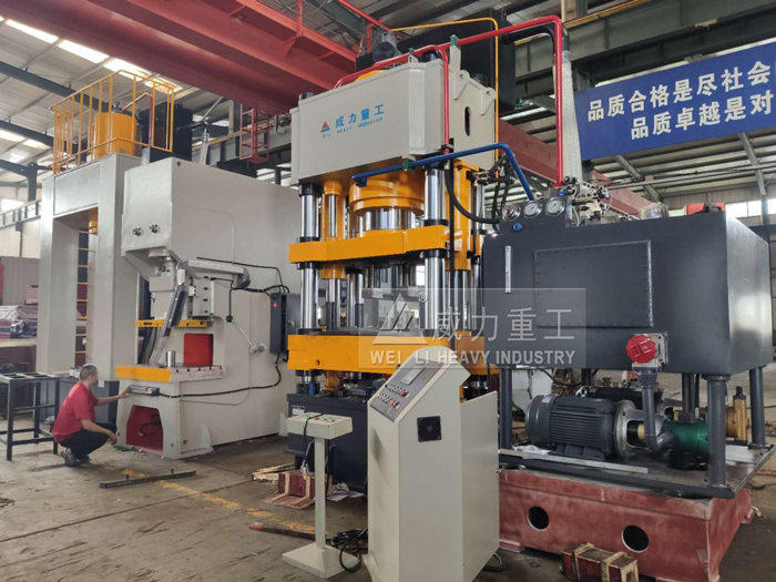 山東威力重工魚(yú)餌成型液壓機(jī)