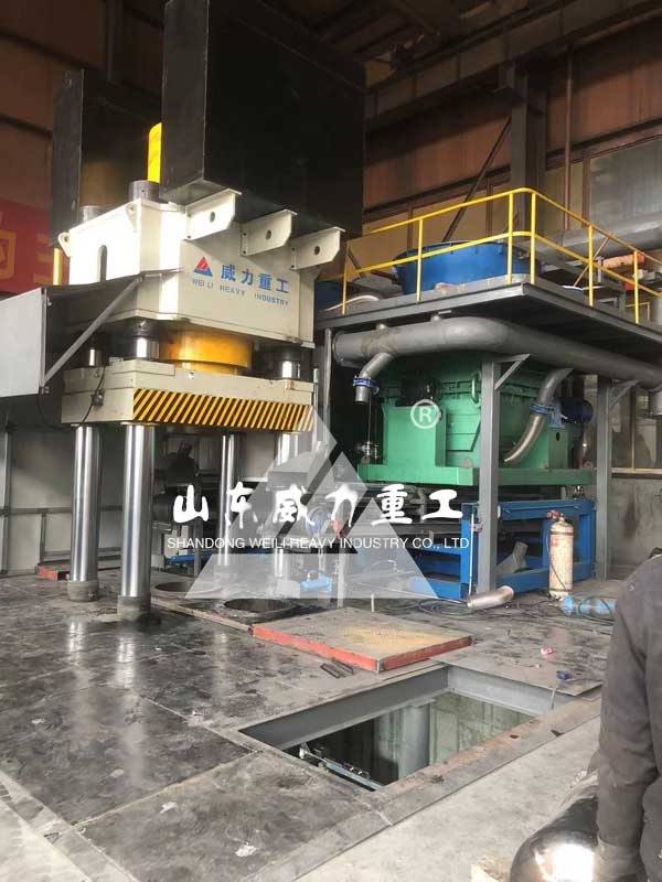 山東威力重工壓制梅花坩堝專用液壓機