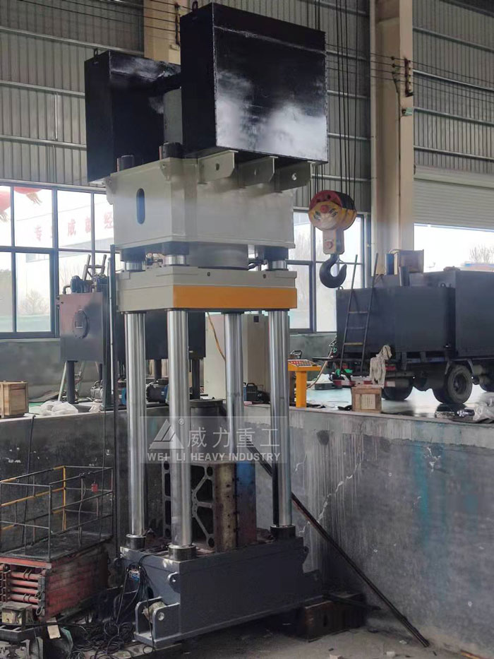 雙工位碳素坩堝專用液壓機