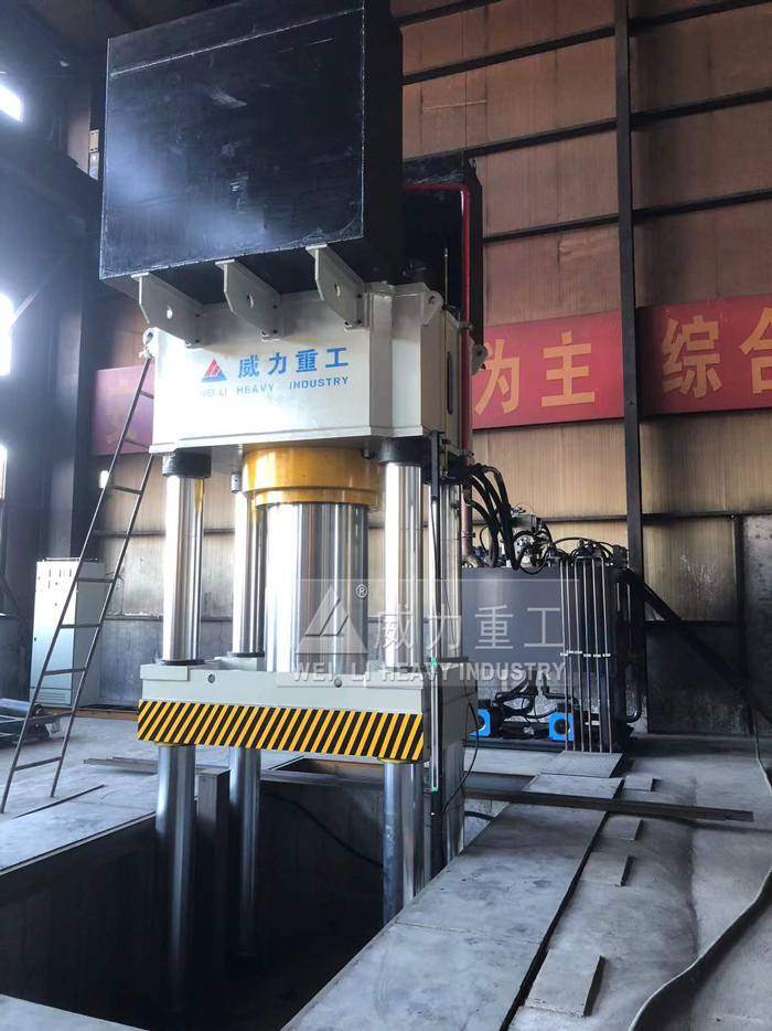 熱壓石墨坩堝專用四柱液壓機(jī)