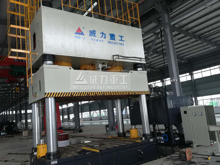 山東威力重工空調外殼模壓機