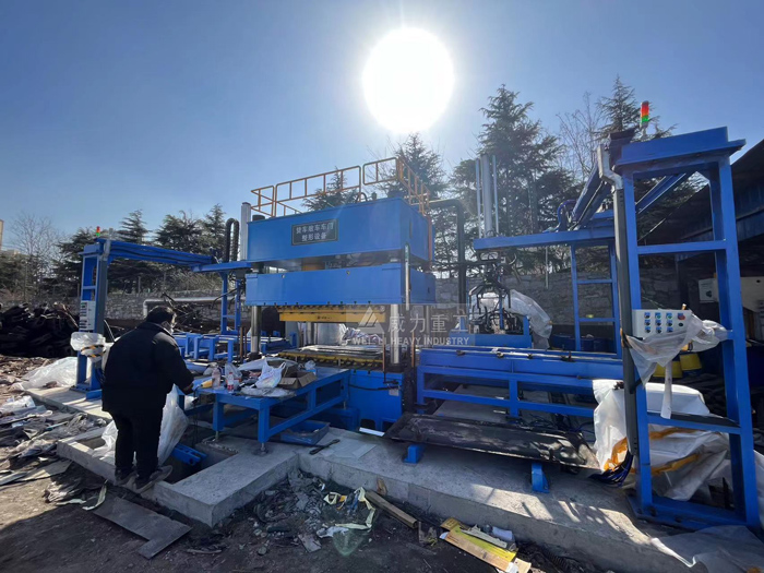 車門整形液壓機(jī)客戶使用車間