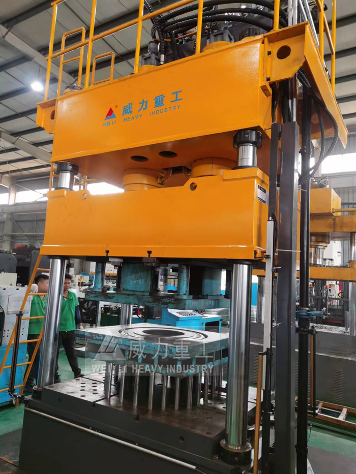 315噸拉伸風(fēng)機外殼液壓機